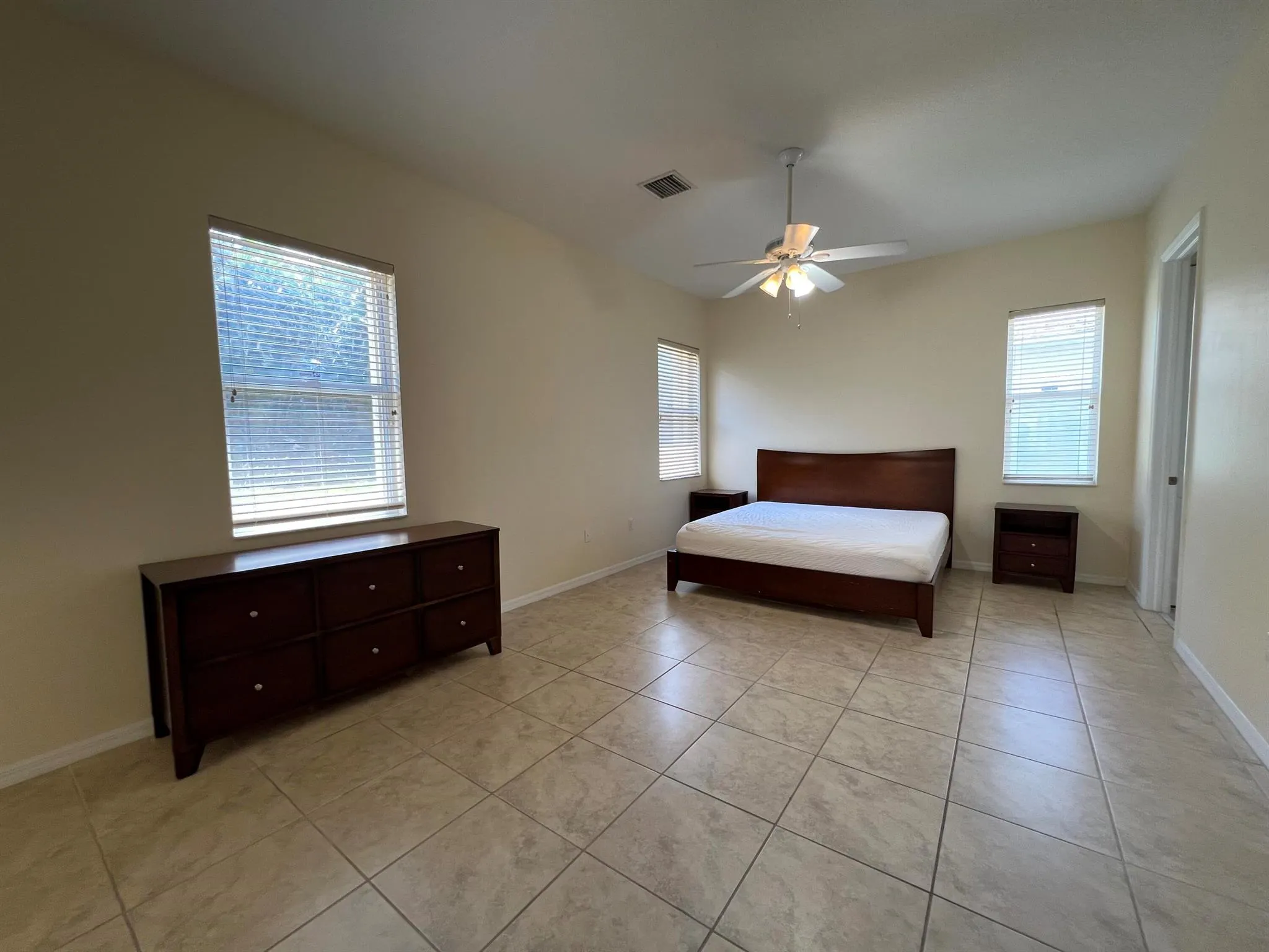417 SW Blue Spring Court