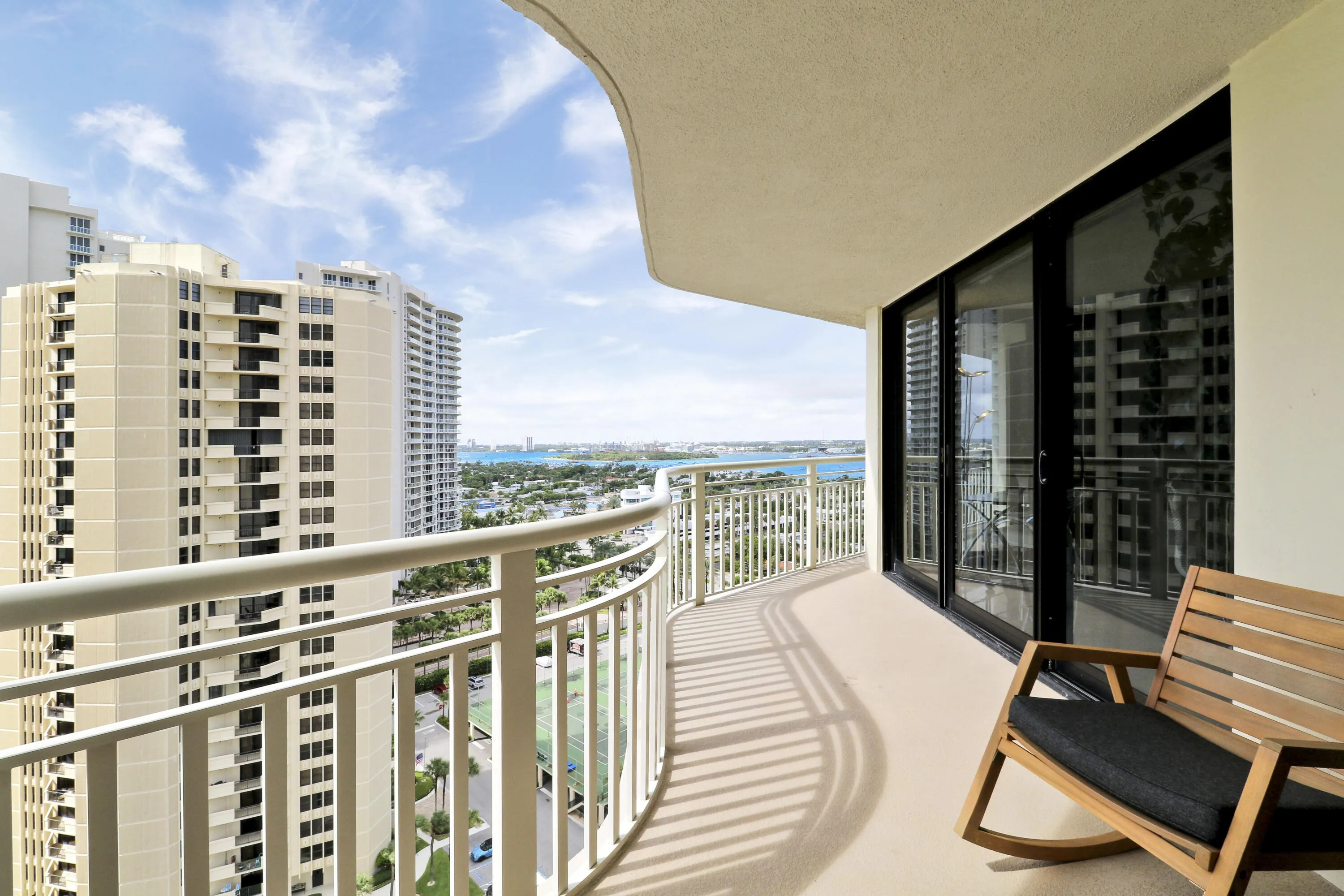 3000 N Ocean Drive, #19h