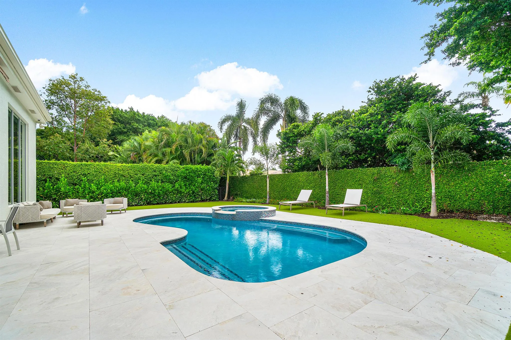 262 Isle Way