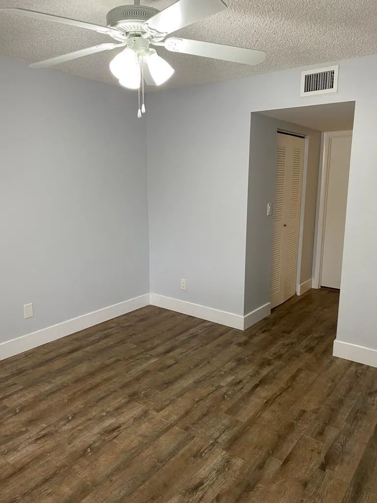 832 NW 92nd Avenue