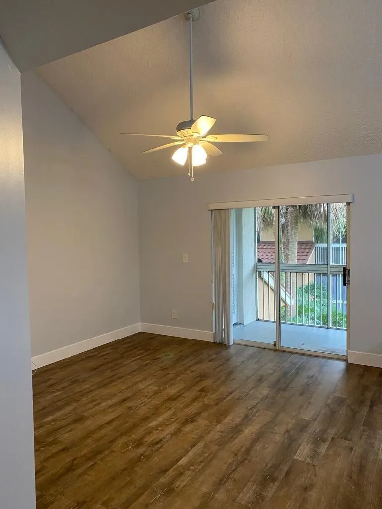 832 NW 92nd Avenue