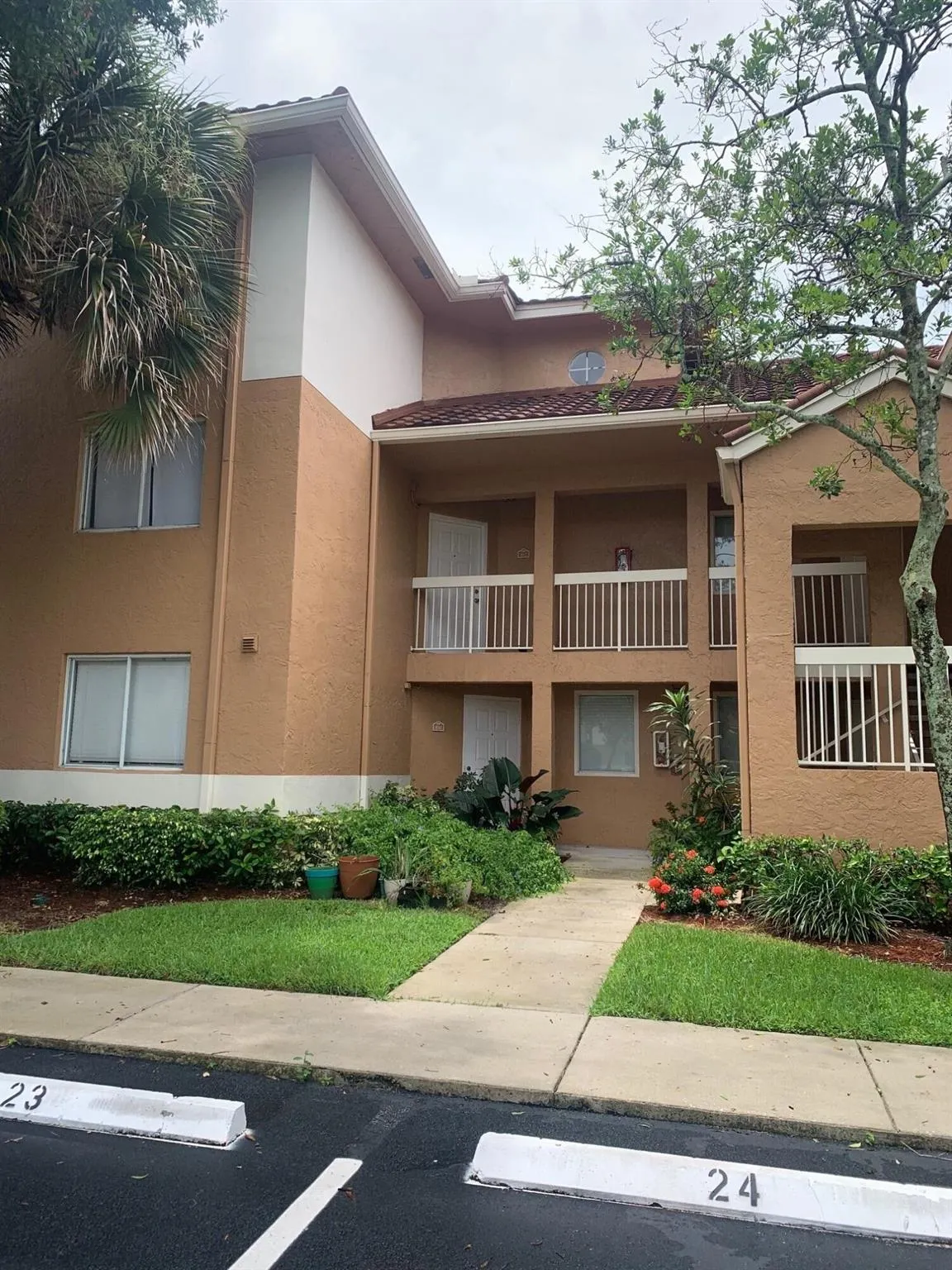 832 NW 92nd Avenue