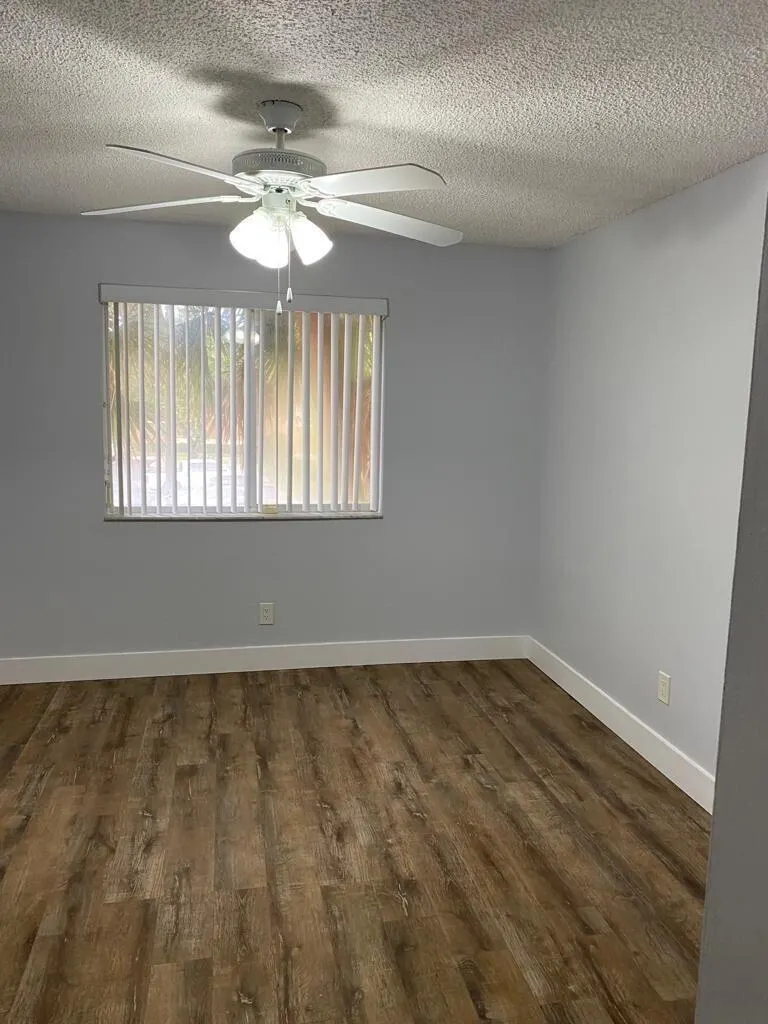 832 NW 92nd Avenue
