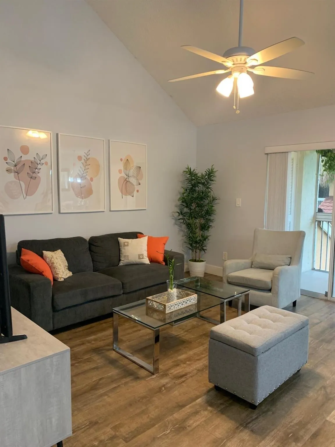 832 NW 92nd Avenue