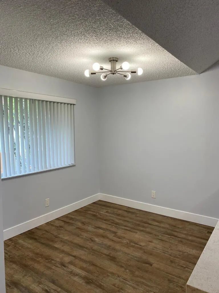 832 NW 92nd Avenue