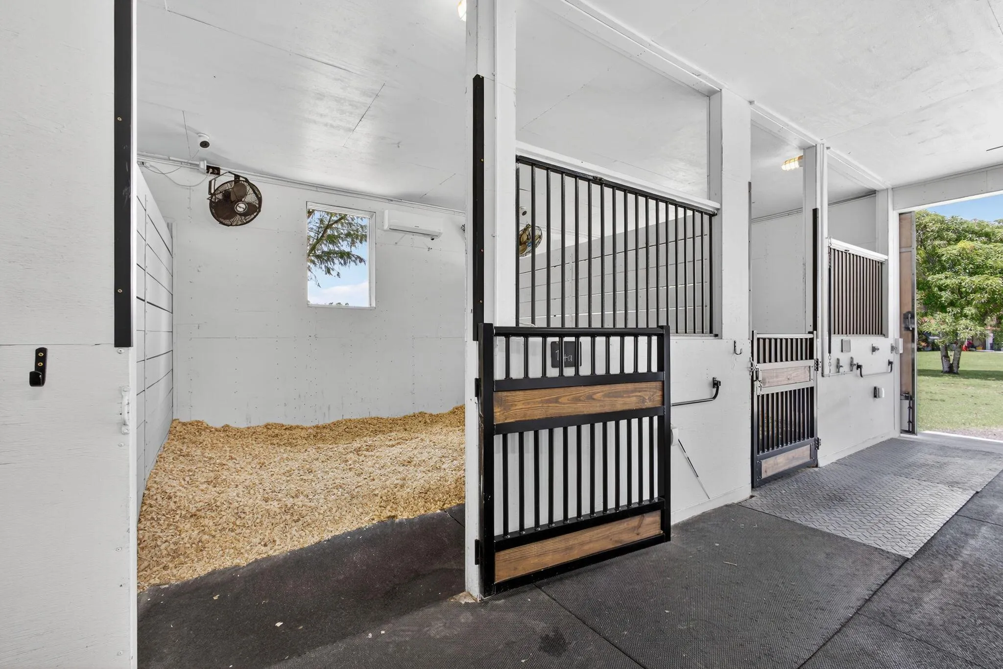 17218 Shetland Lane, #2 Stalls