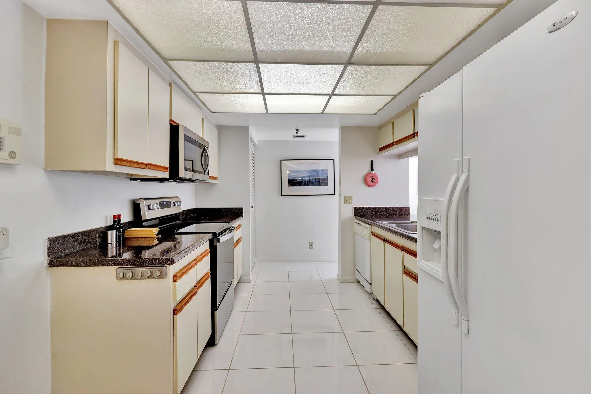 1915 Lavers Circle, #E103