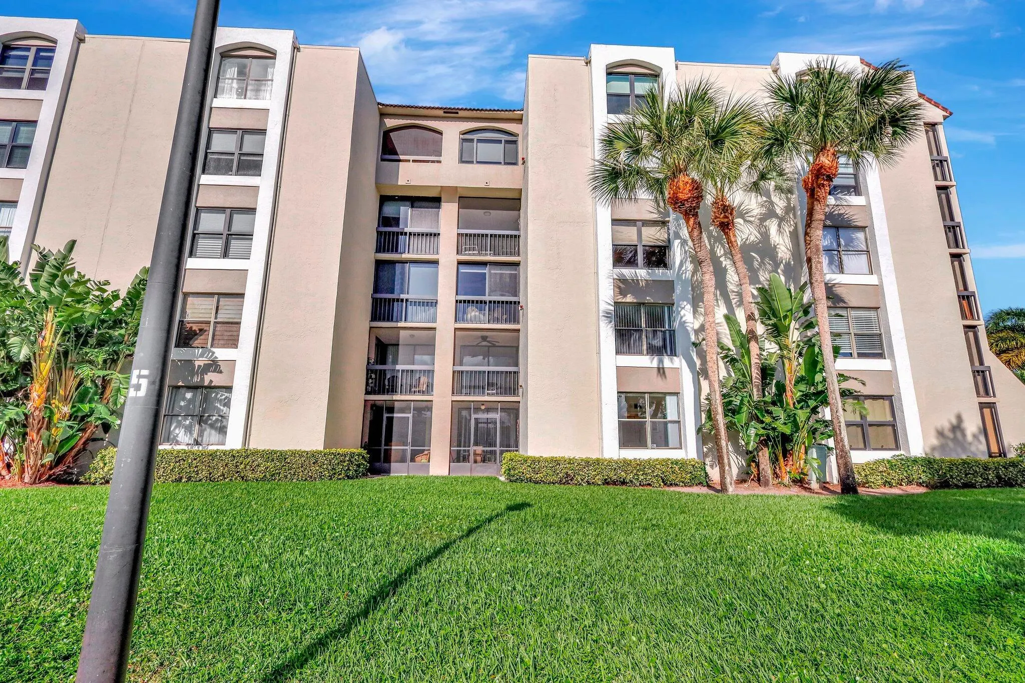 1915 Lavers Circle, #E103