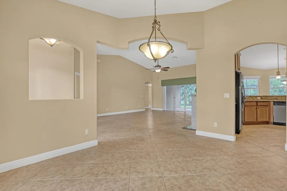 9777 154th Road N