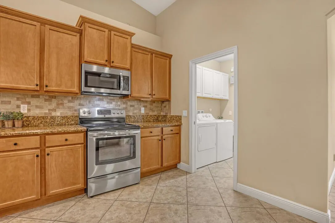9777 154th Road N