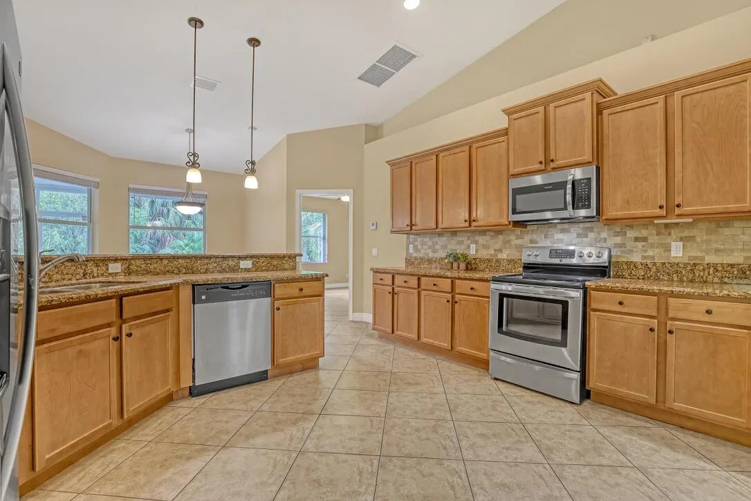 9777 154th Road N