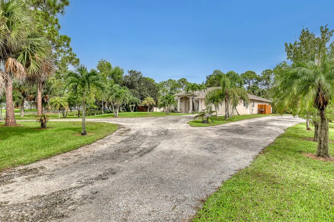 9777 154th Road N