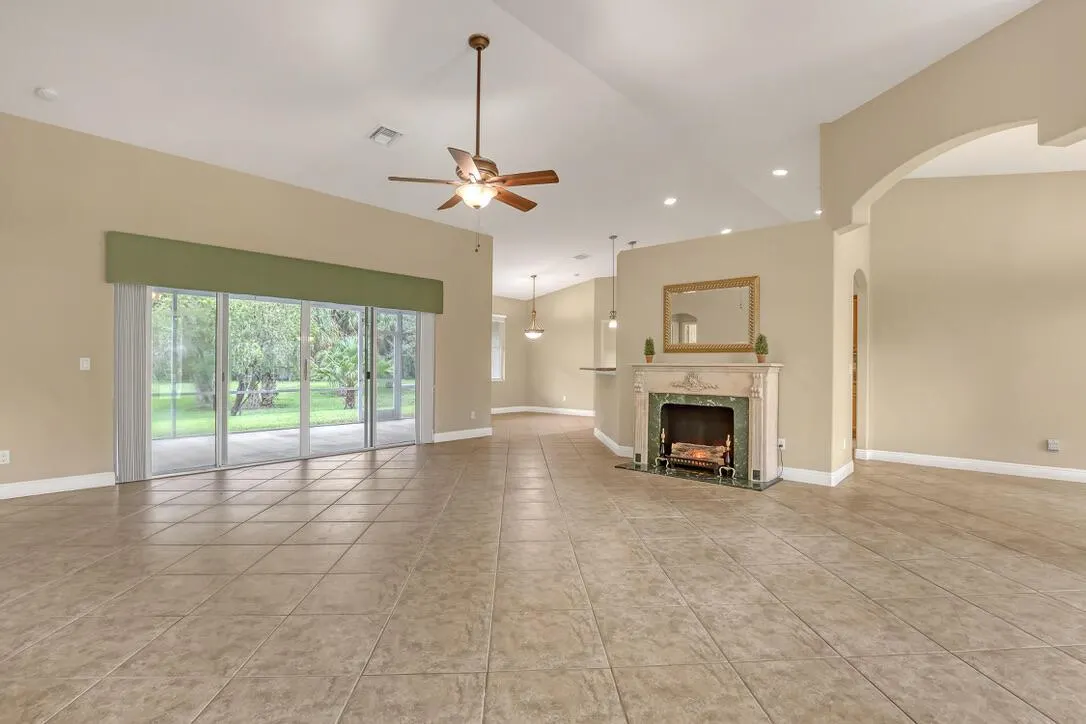 9777 154th Road N