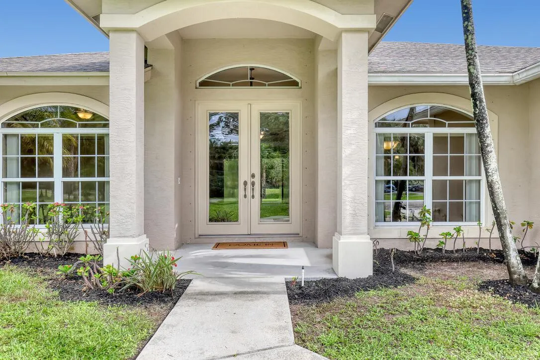 9777 154th Road N