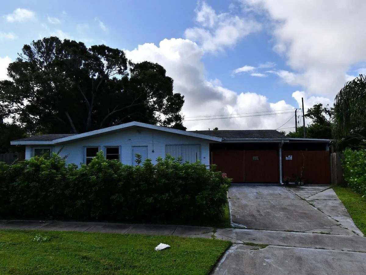 120 Banyan Drive