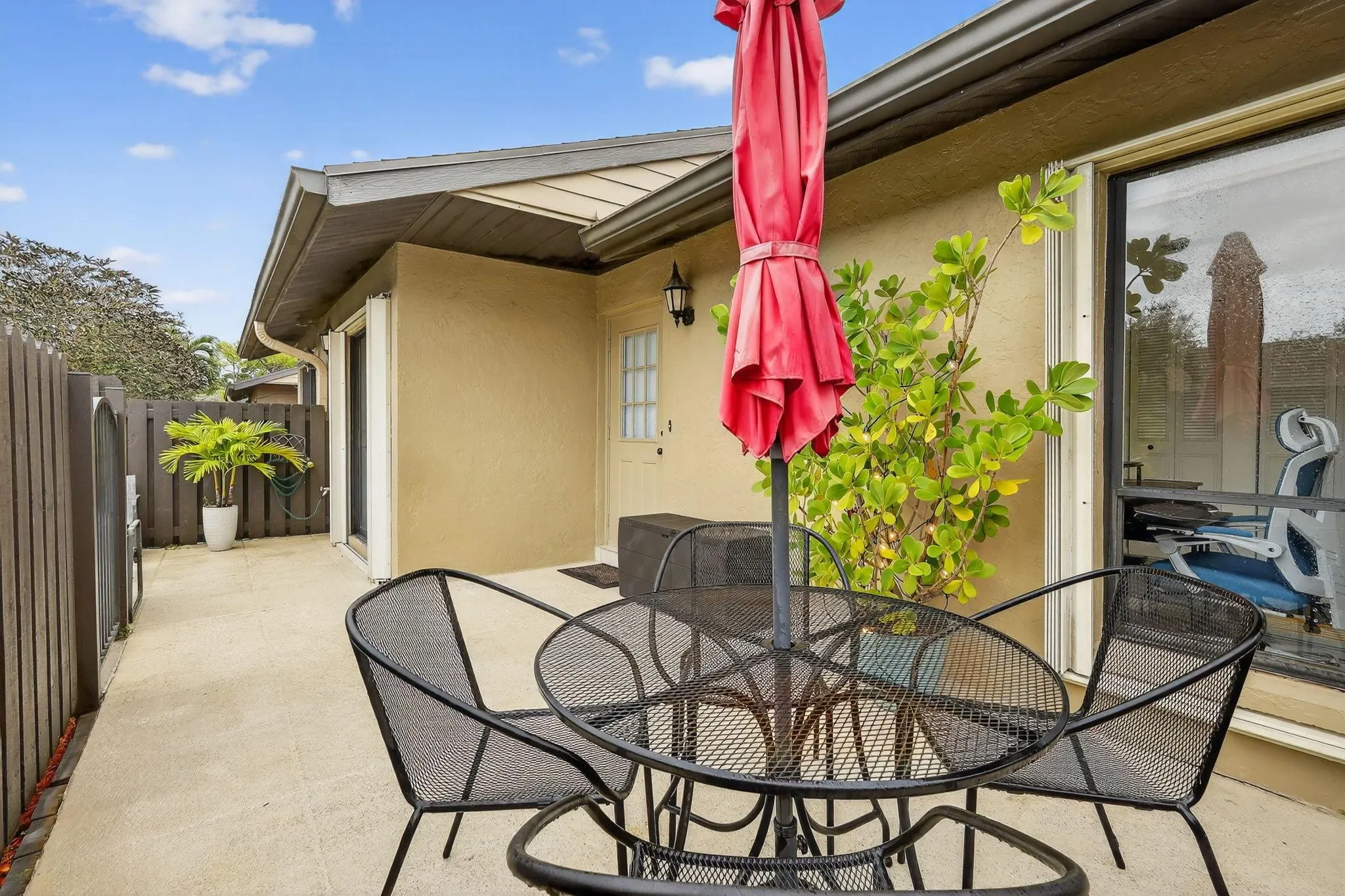 542 Shady Pine Way, #H
