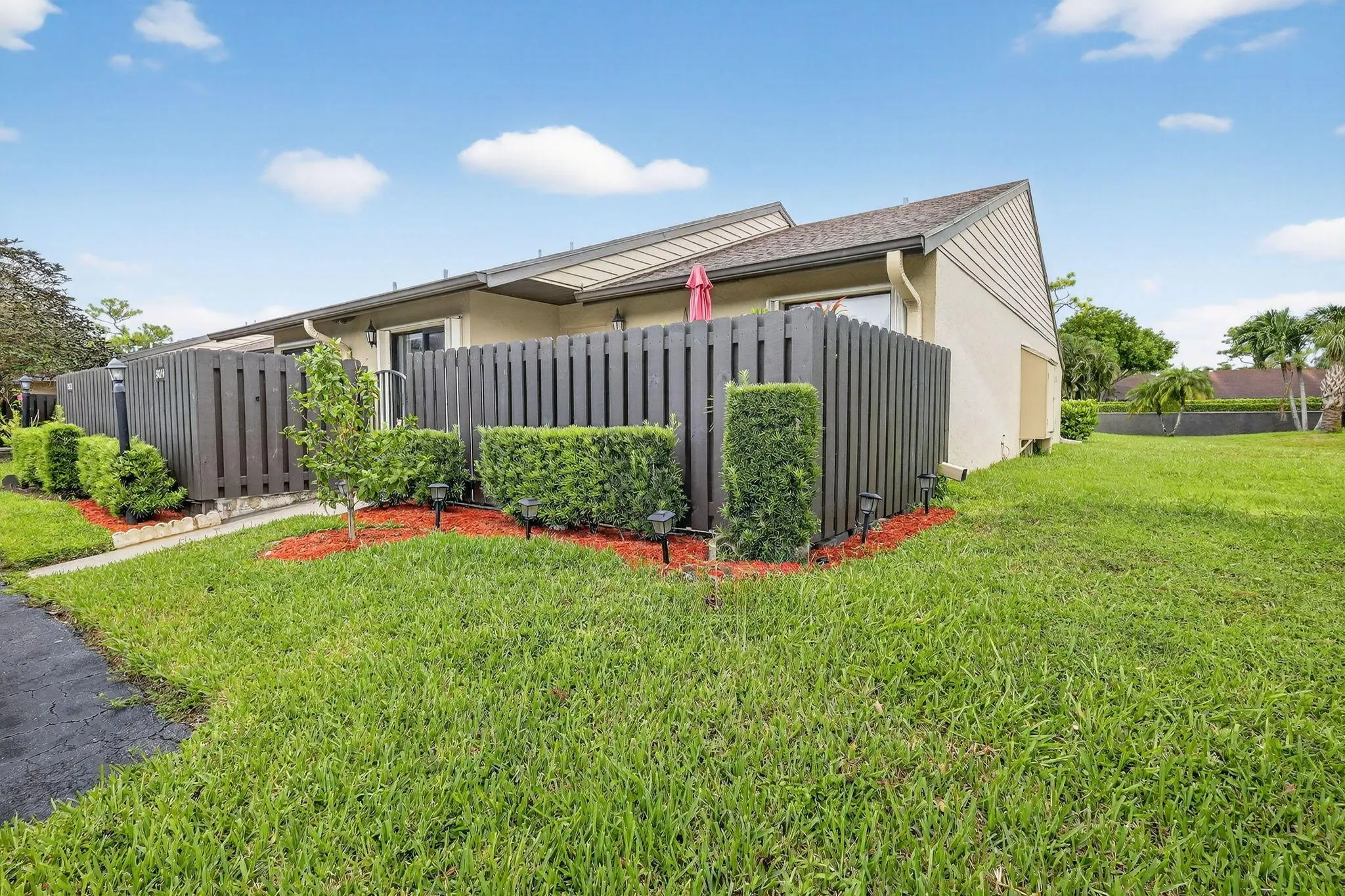 542 Shady Pine Way, #H