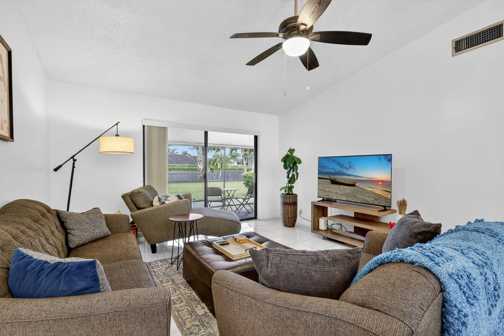 542 Shady Pine Way, #H