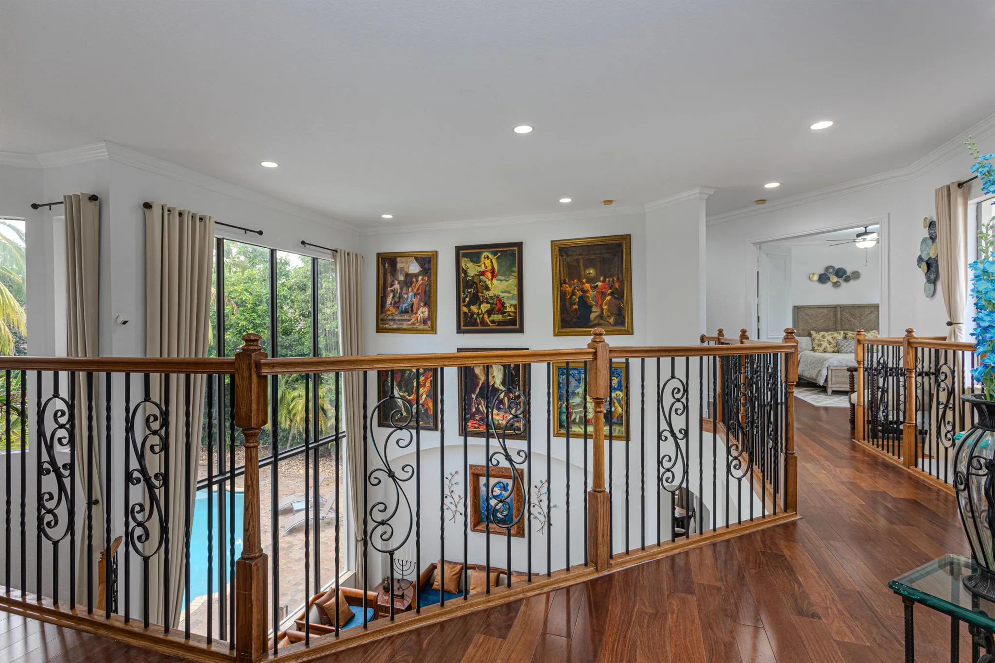 10703 Versailles Boulevard