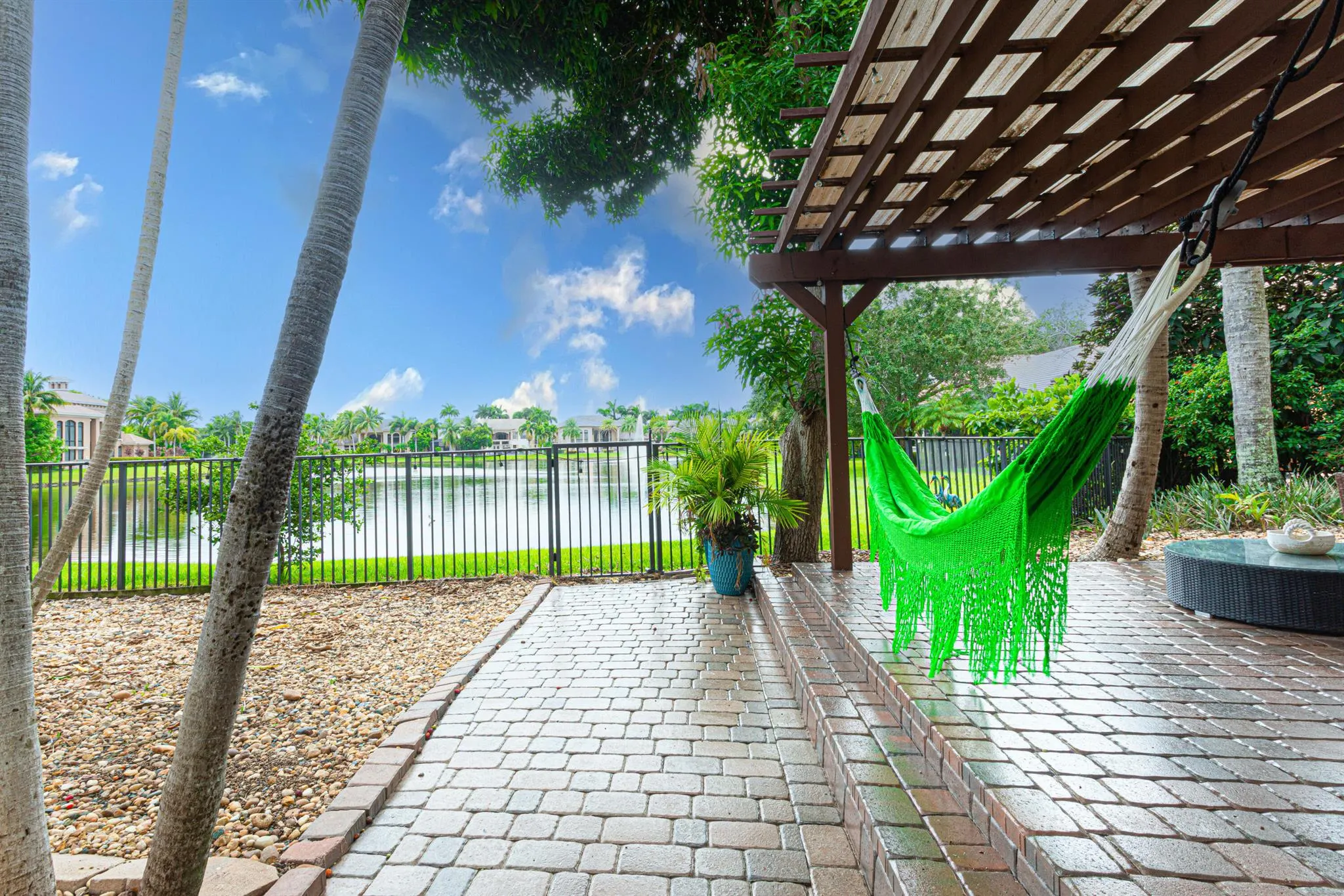 10703 Versailles Boulevard