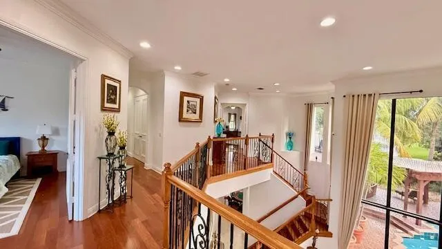 10703 Versailles Boulevard