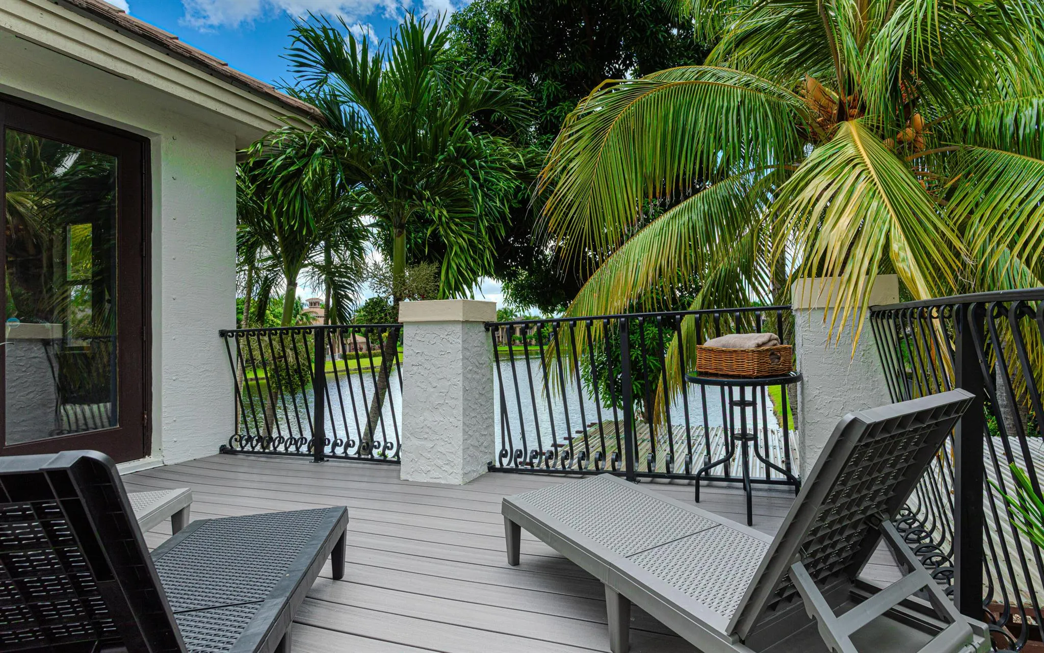 10703 Versailles Boulevard