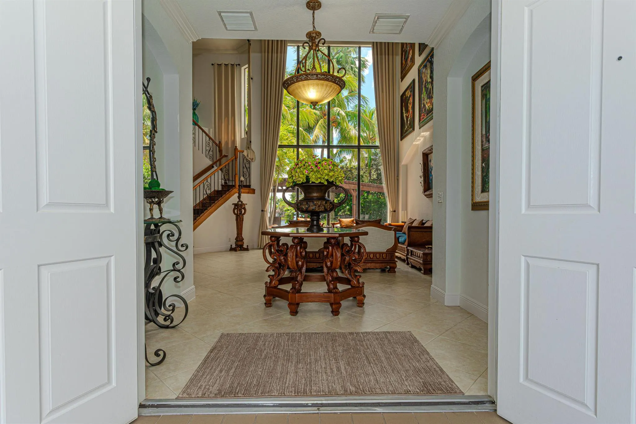 10703 Versailles Boulevard