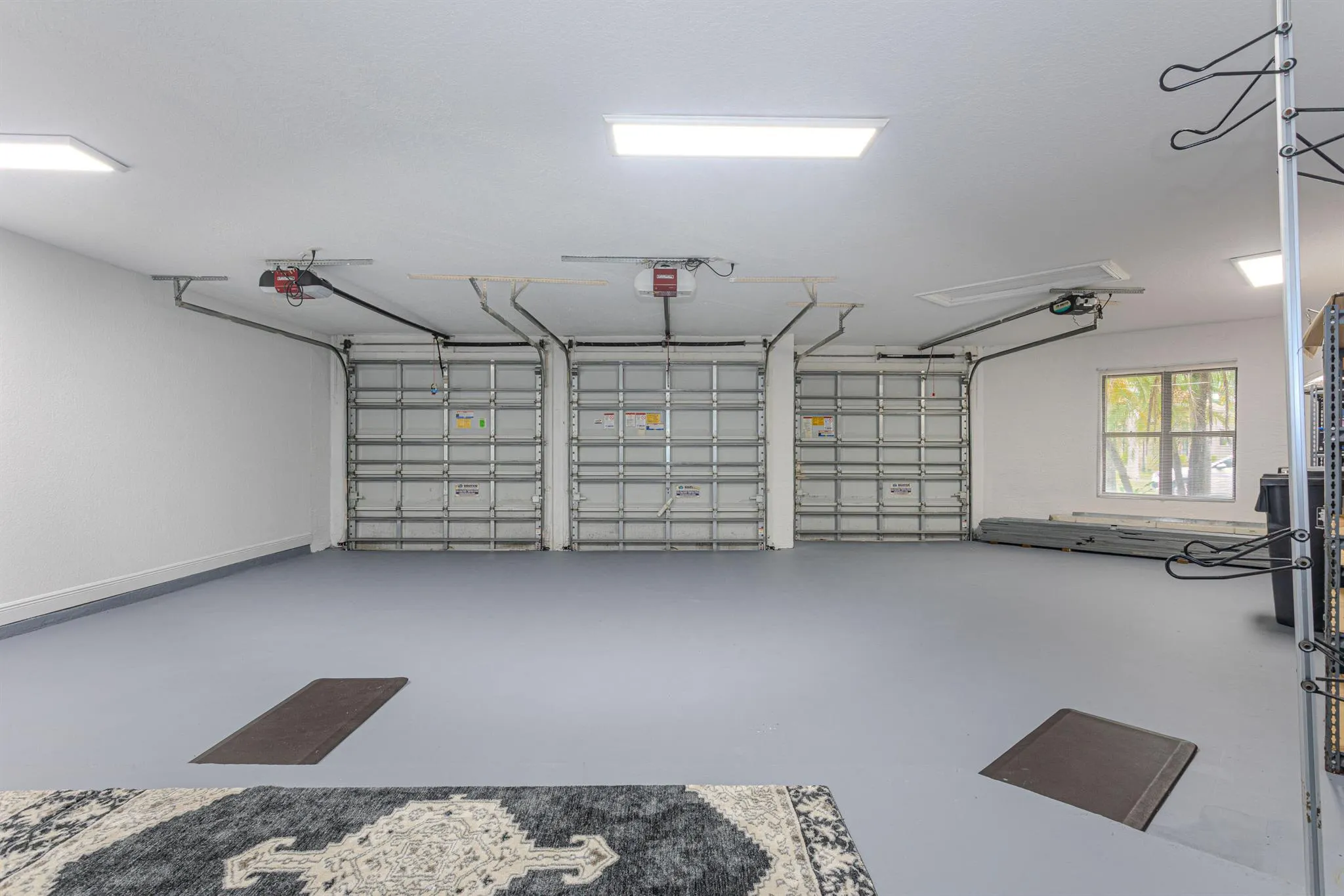 10703 Versailles Boulevard