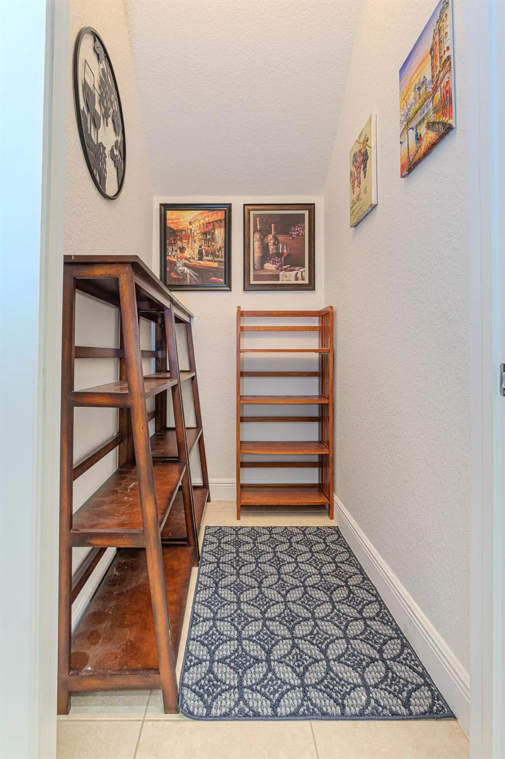 10703 Versailles Boulevard
