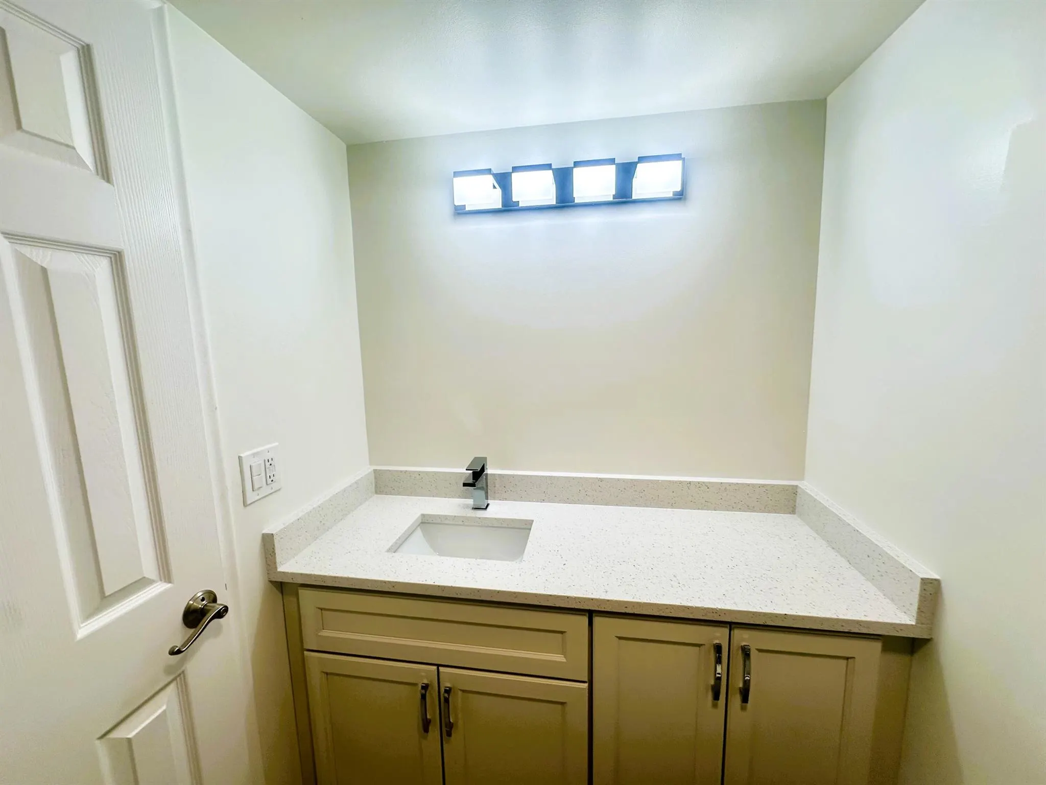 19 Colonial Club Drive, #203