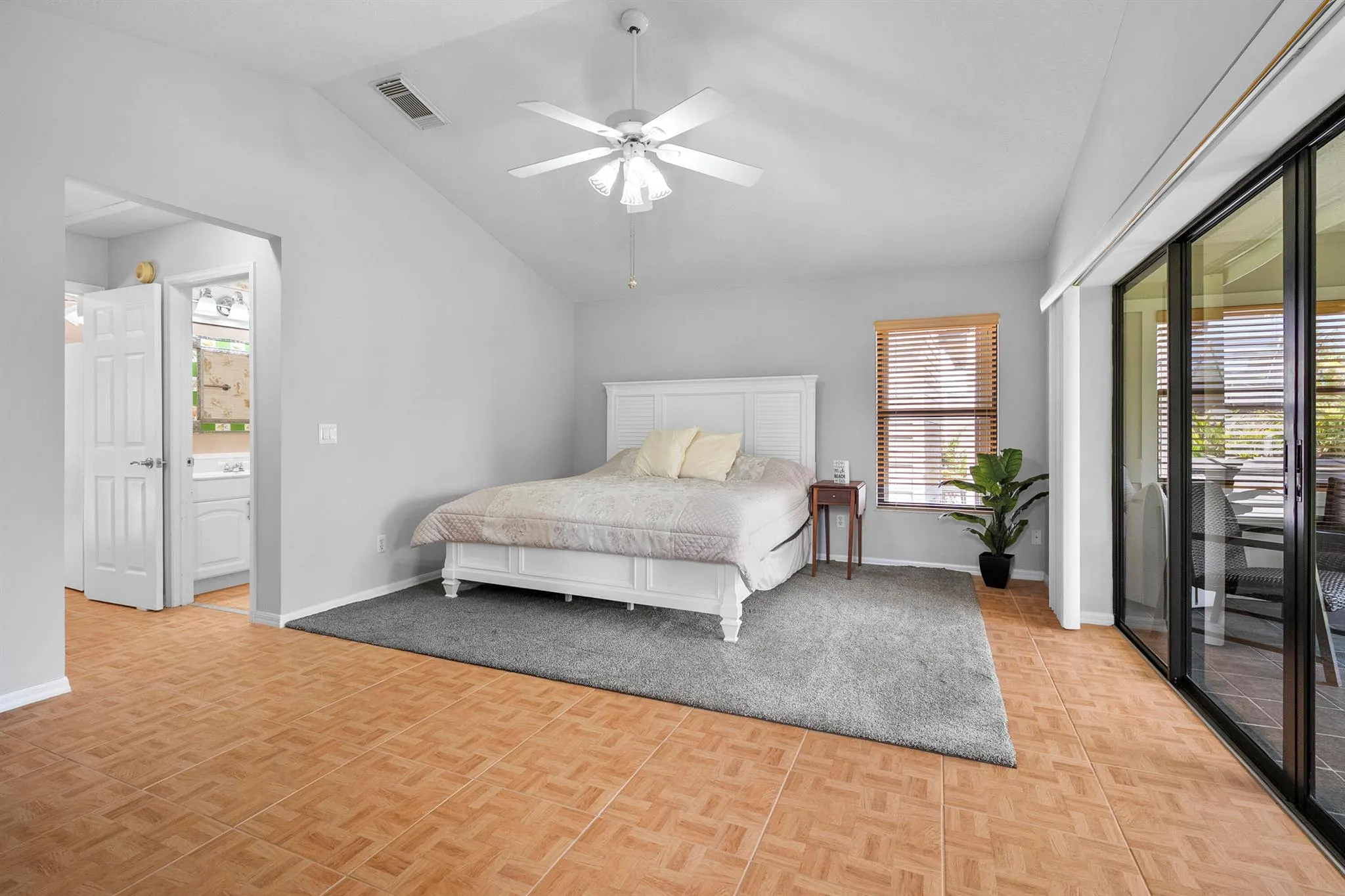 304 NE Elm Terrace