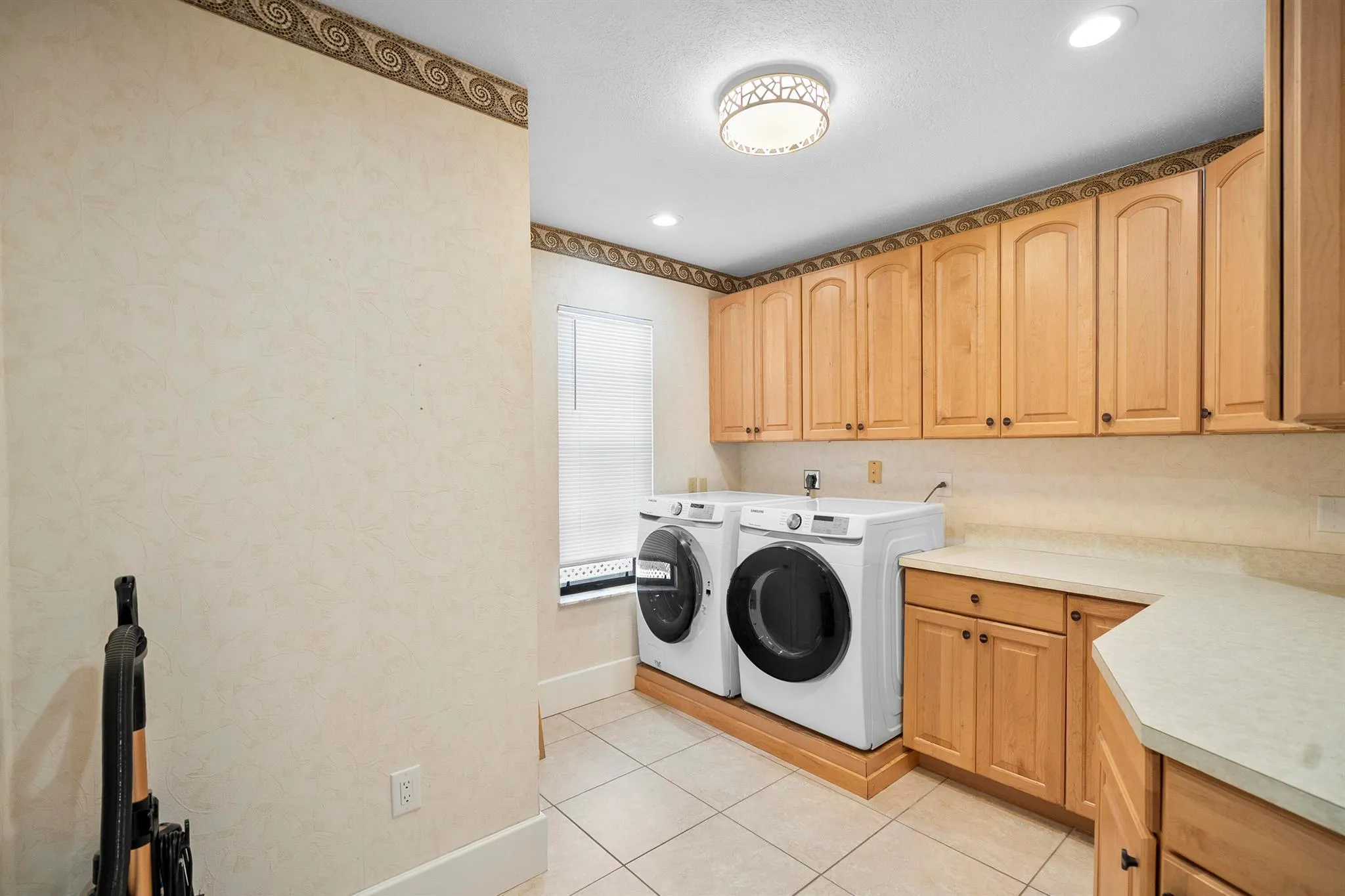 304 NE Elm Terrace