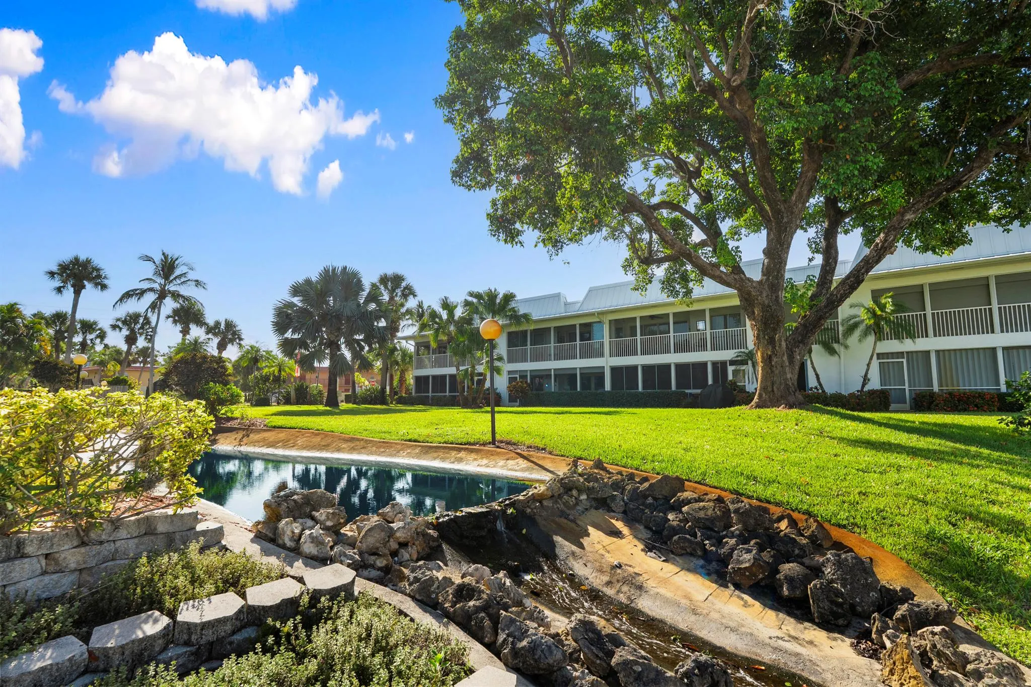1862 SW Palm City Road, #206