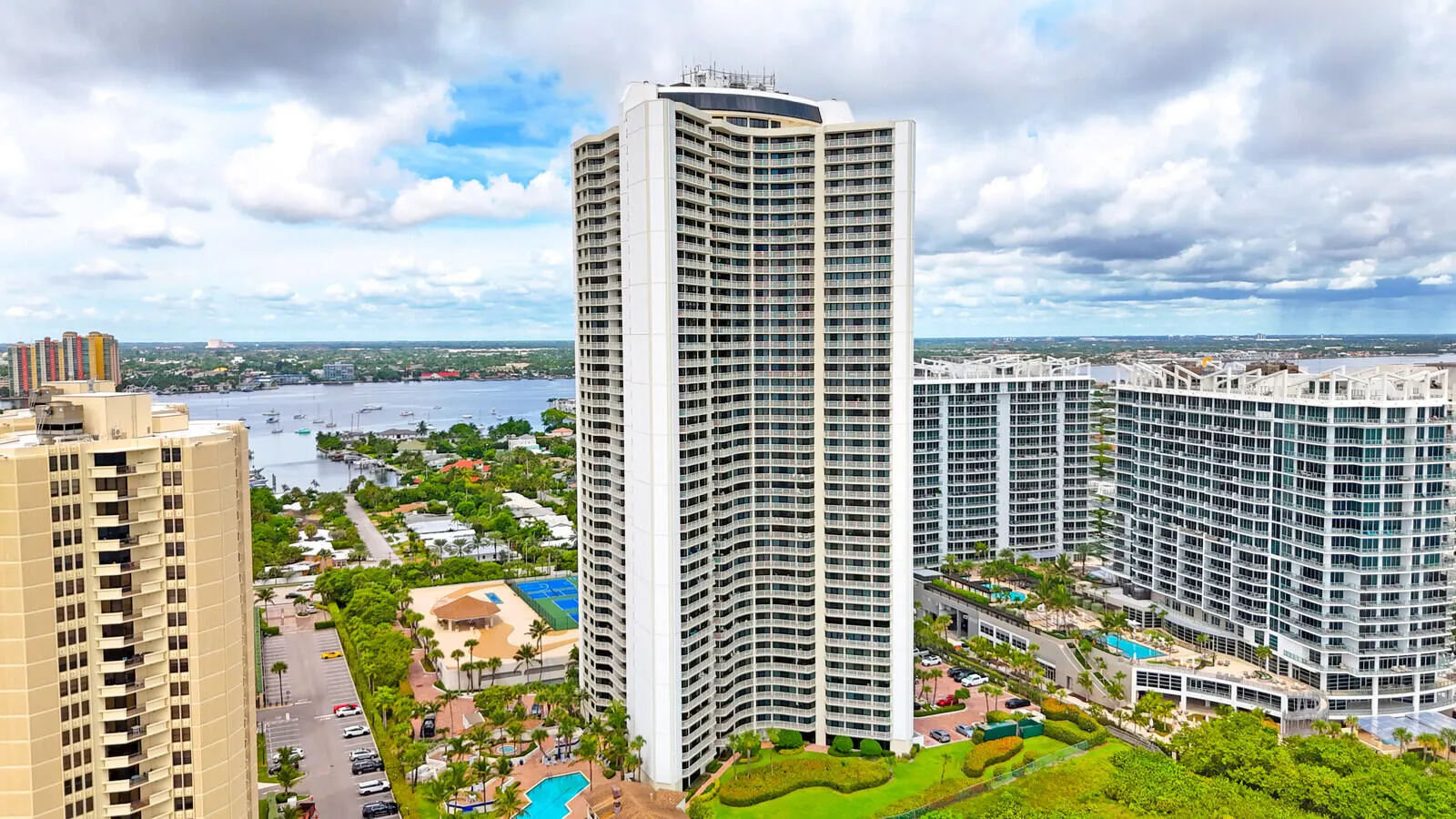 3000 N Ocean Drive, #25c