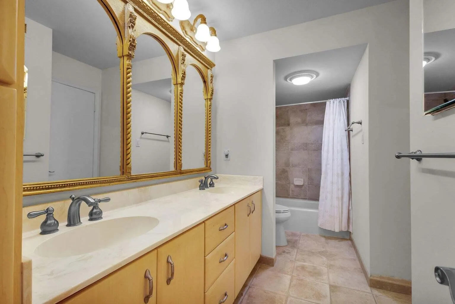 5380 N Ocean Drive, #5 B