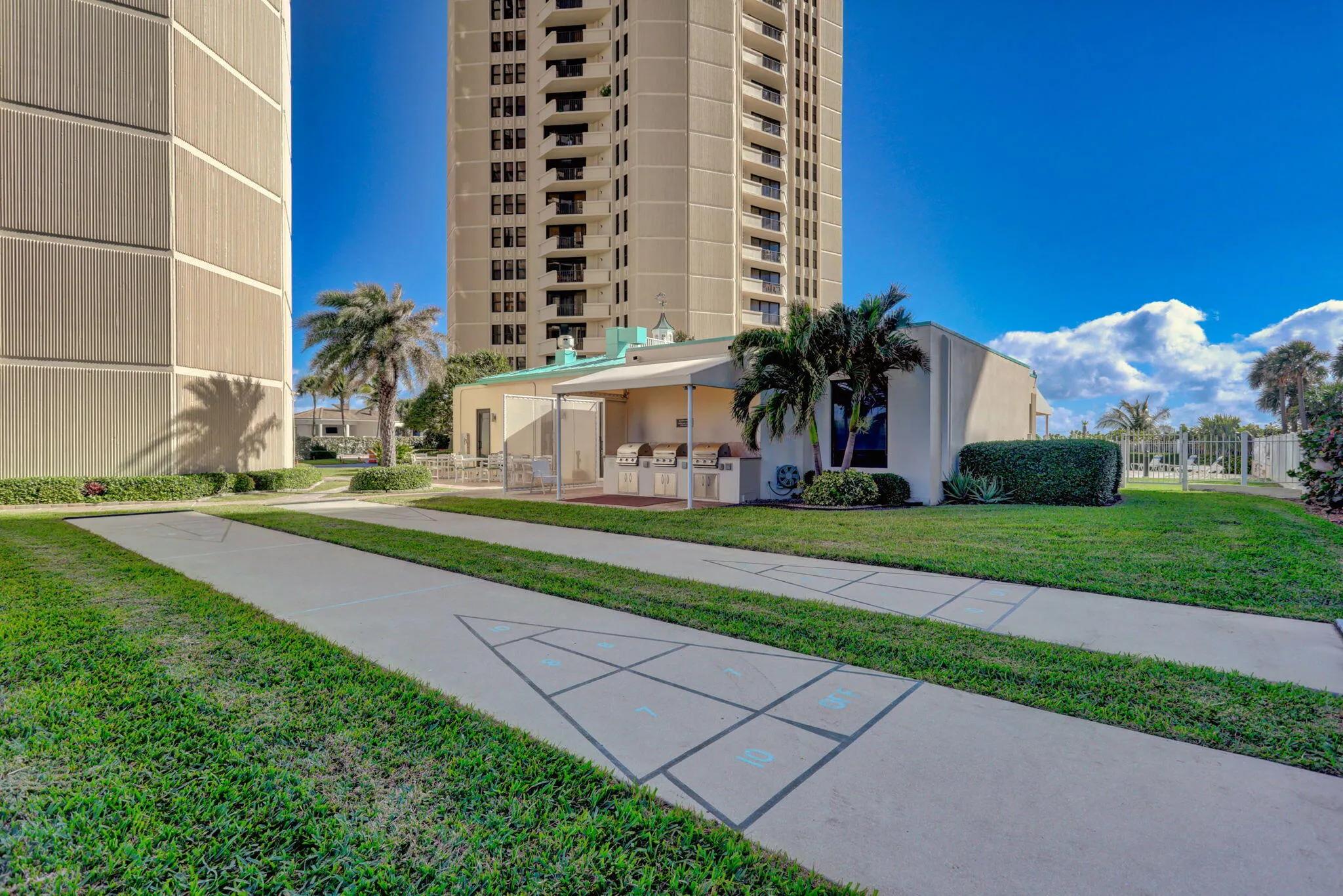 2800 N Ocean Drive, #A 10 A