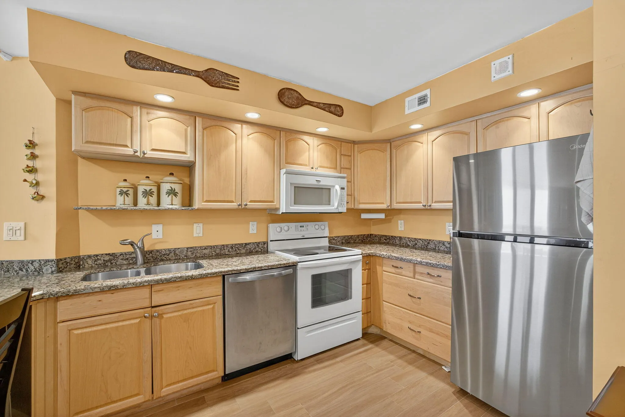 2800 N Ocean Drive, #A 10 A