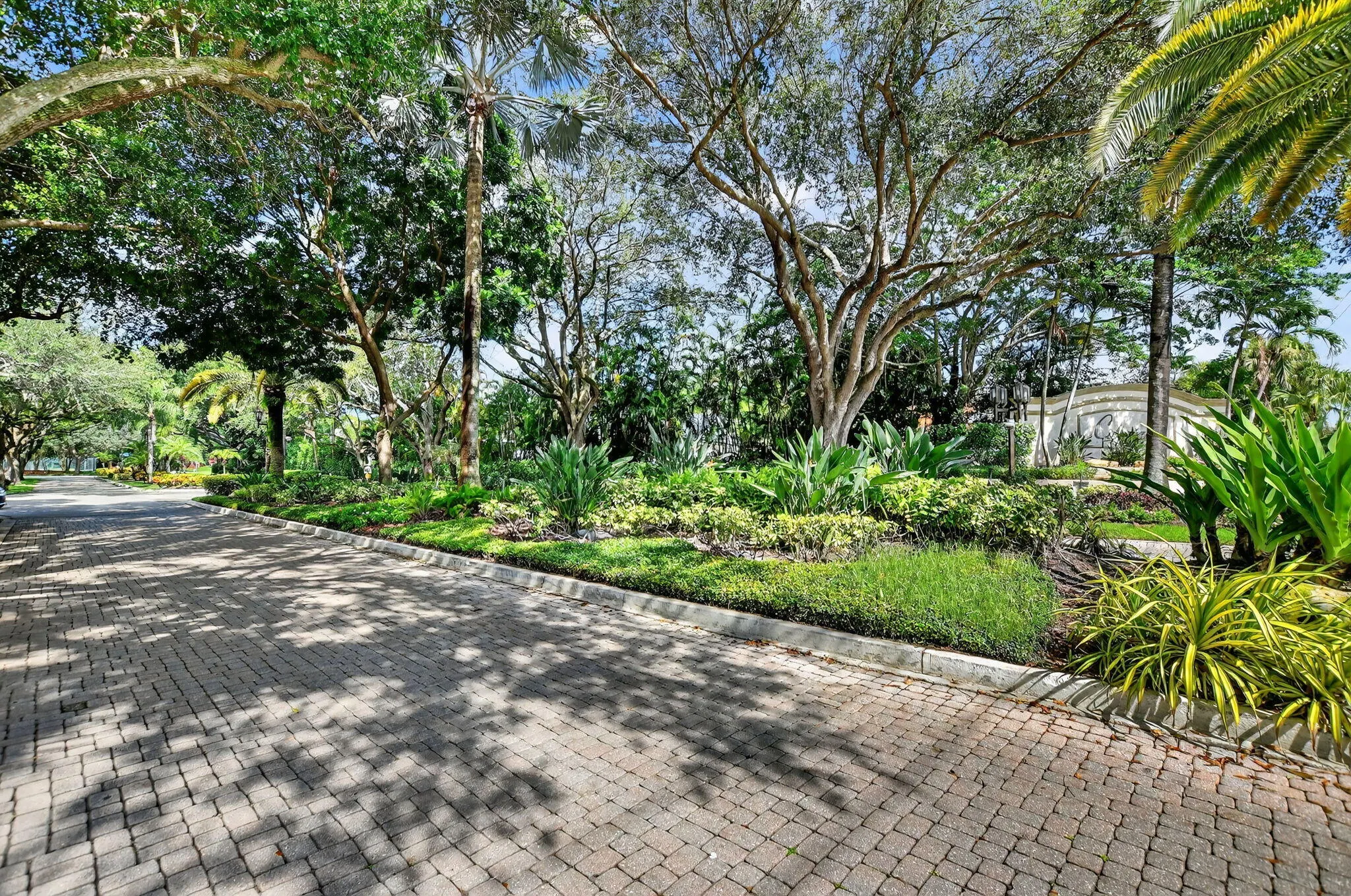 4720 NW 28th Avenue