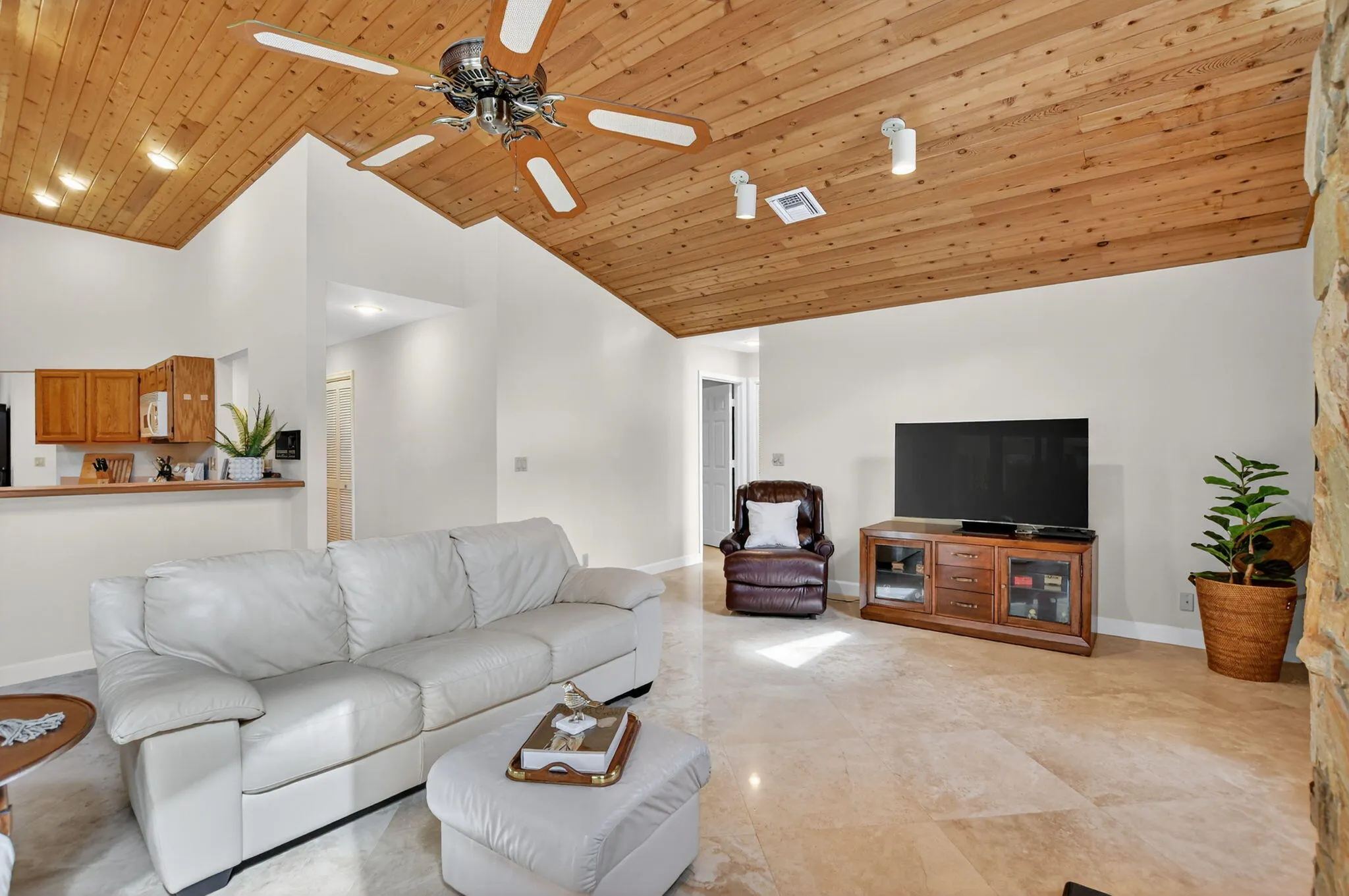 4720 NW 28th Avenue
