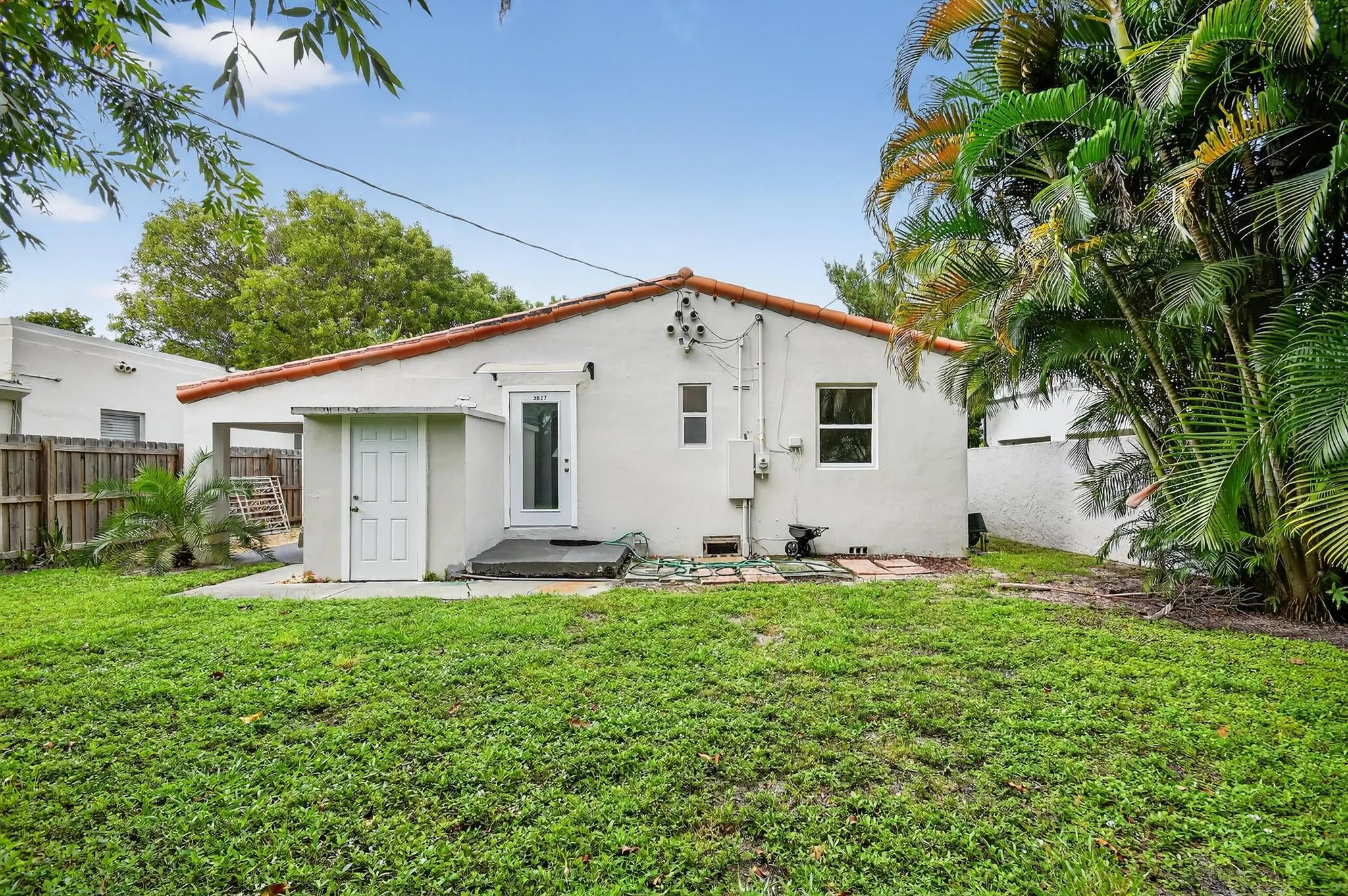 2817 Poinsettia Avenue