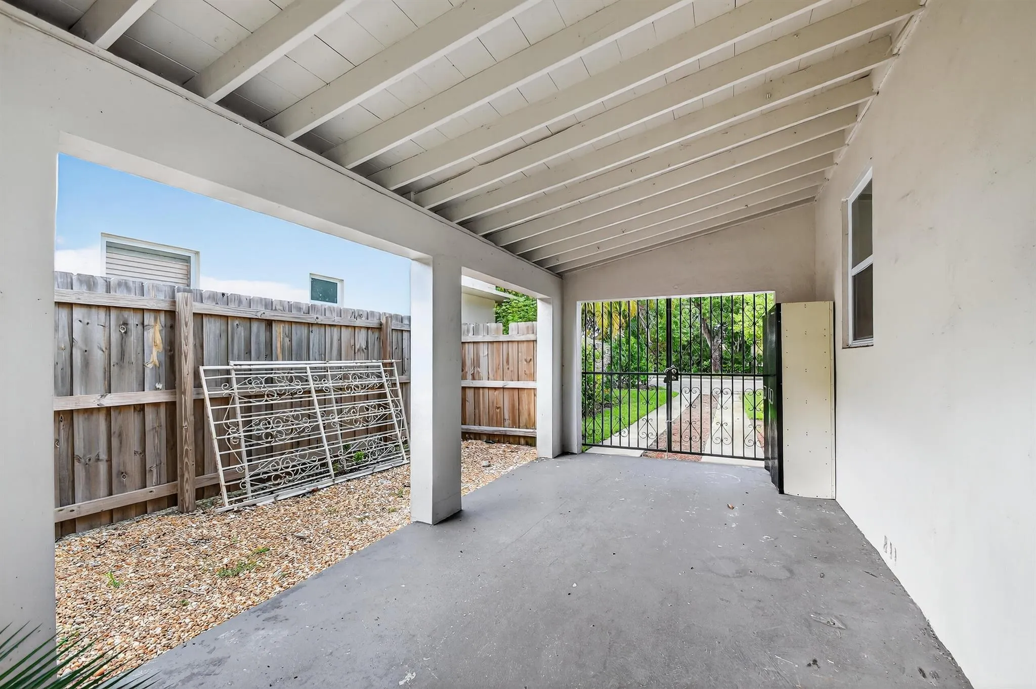 2817 Poinsettia Avenue