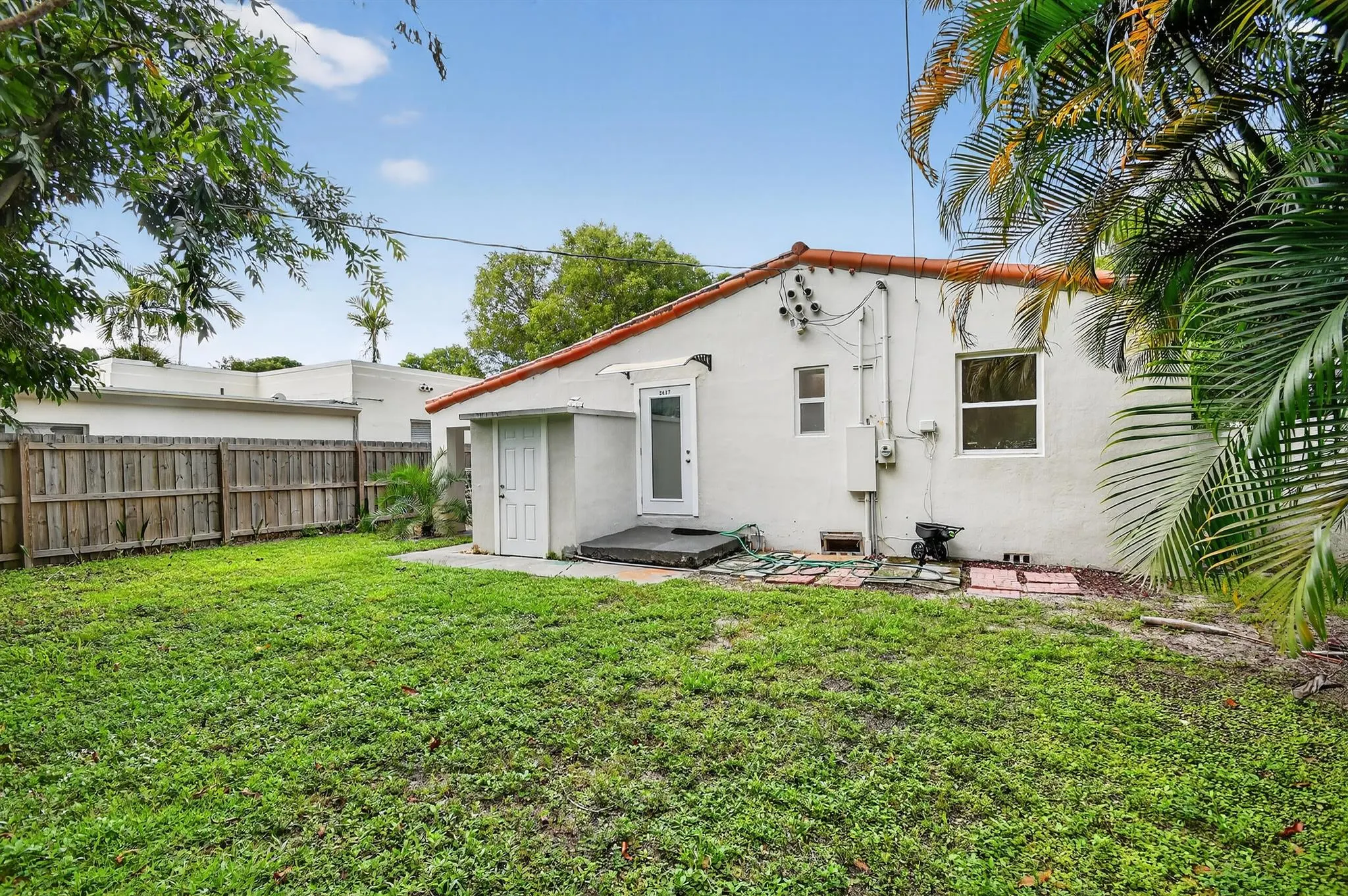2817 Poinsettia Avenue