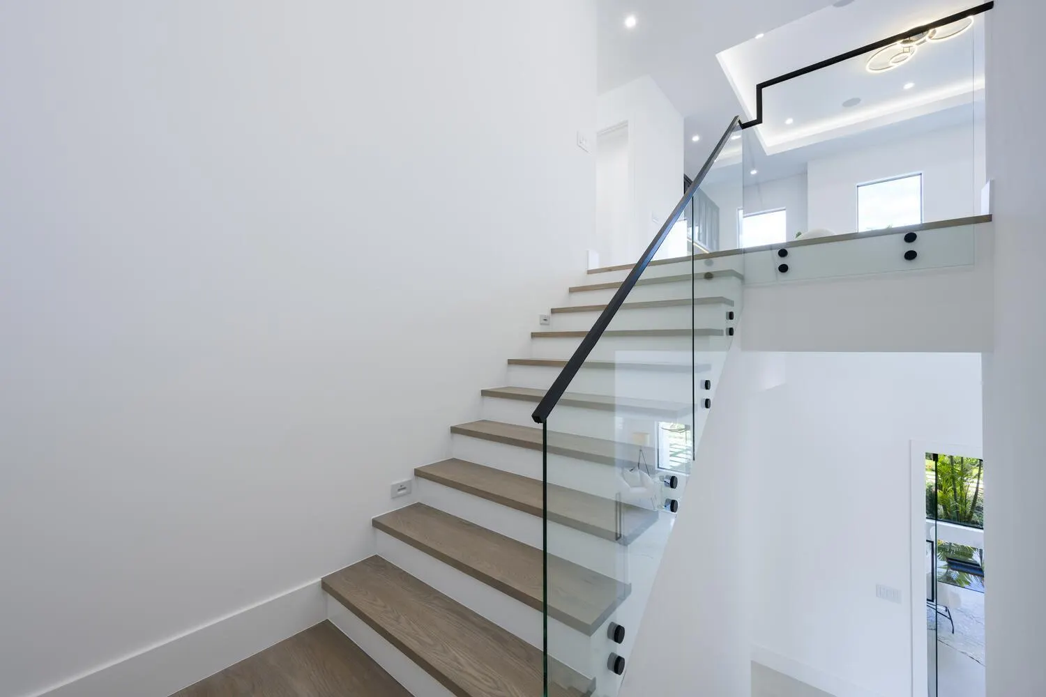 2408 Azure Circle