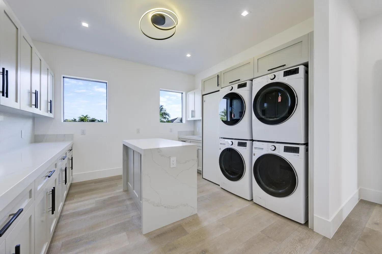 2408 Azure Circle