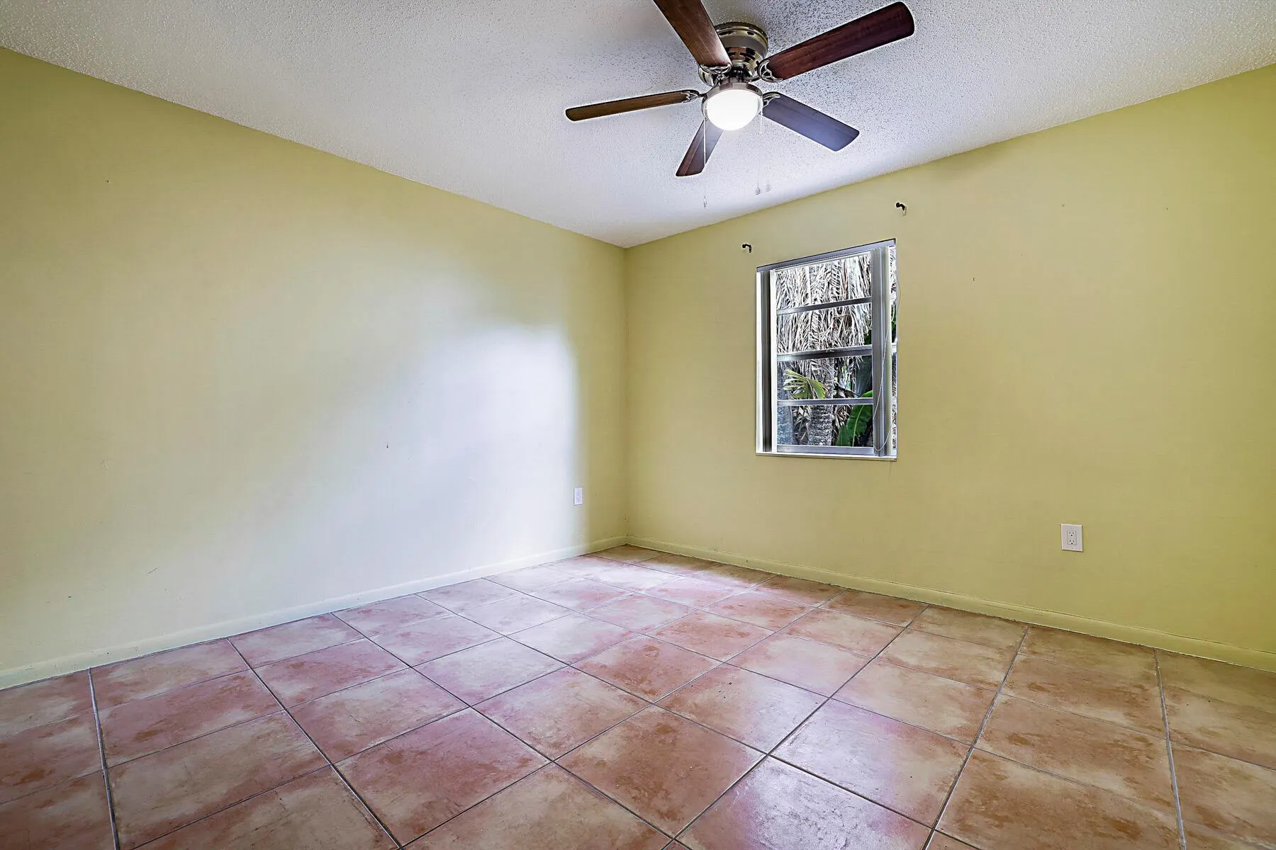 2346 Caroma Lane