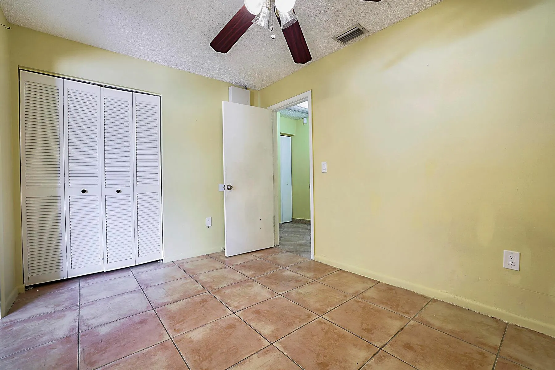 2346 Caroma Lane