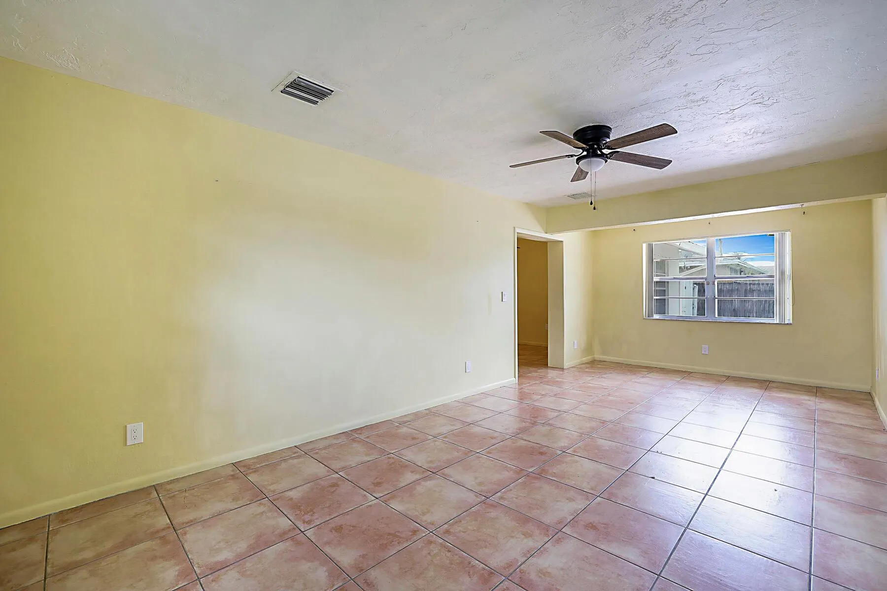 2346 Caroma Lane