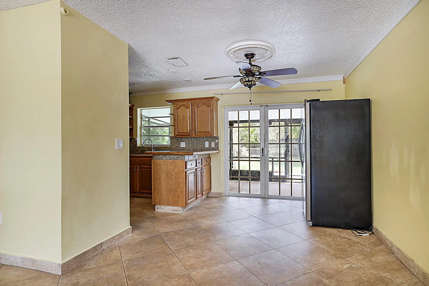 2346 Caroma Lane