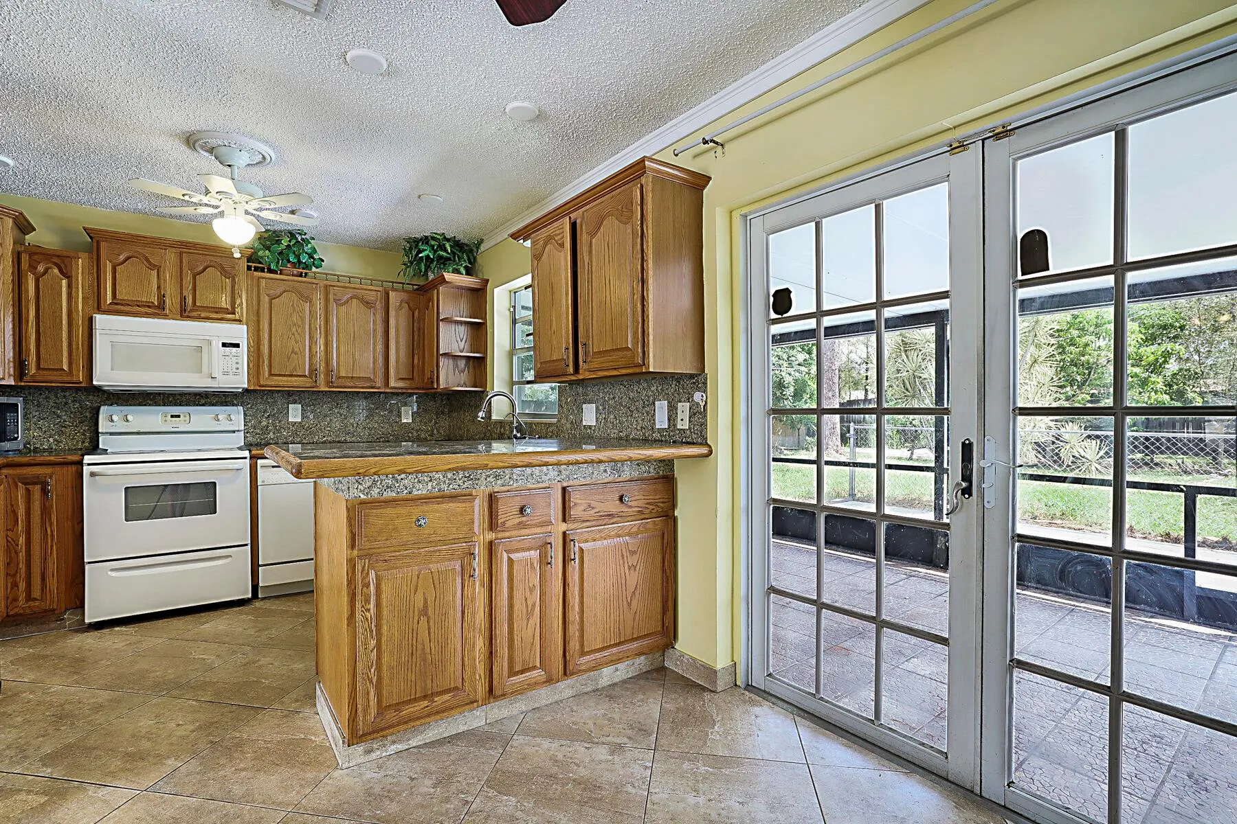 2346 Caroma Lane