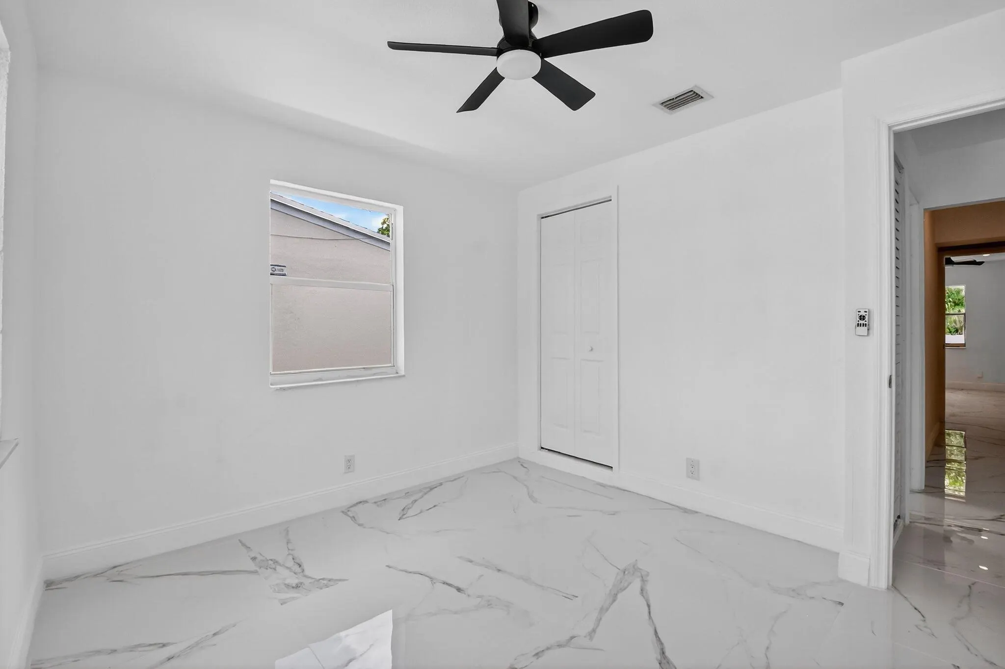 1249 W 7th Street